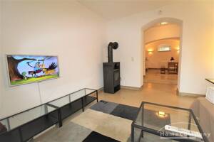 22309 HomeCompany Dresden Möbliert/Furnished 2-Zimmer Souterrain Apartment mit Terrasse in Dresden-Äußere Neustadt max. 2 Personen – 1099 Dresden – Vorschaubild 3