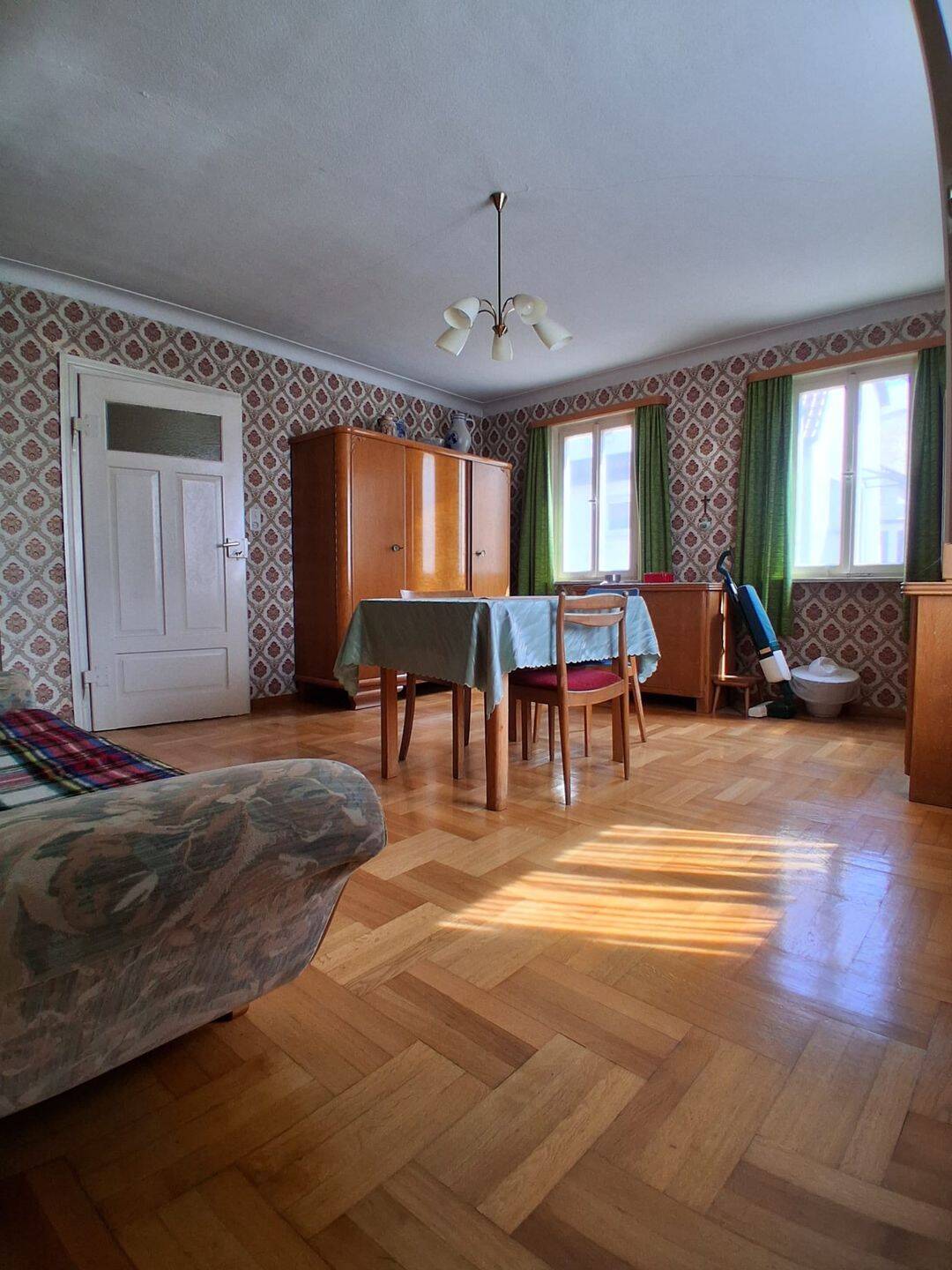 ***HANDWERKERTRAUM MIT HERRLICHER SCHEUNE UND VIEL POTENZIAL*** – Reutlingen – Vorschaubild 3