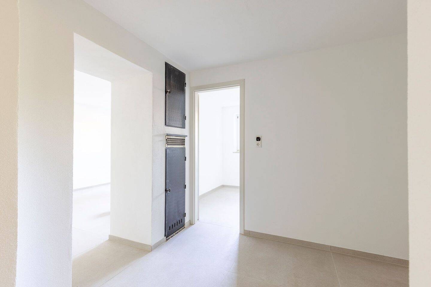 Frisch modernisiert - sofort einziehen | 2,5-Zimmer-Wohnung mit Gemeinschaftsgarten – Backnang – Vorschaubild 4