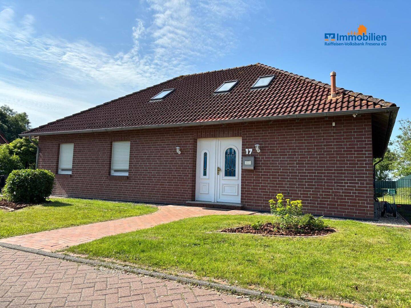 Moderner Bungalow mit viel Platz am Tief in Dornum