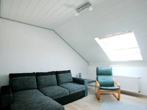 FLATmix.de / Helles, möbliertes 1,5-Zi-Kü-Bad-Dachgeschoss-Appartment