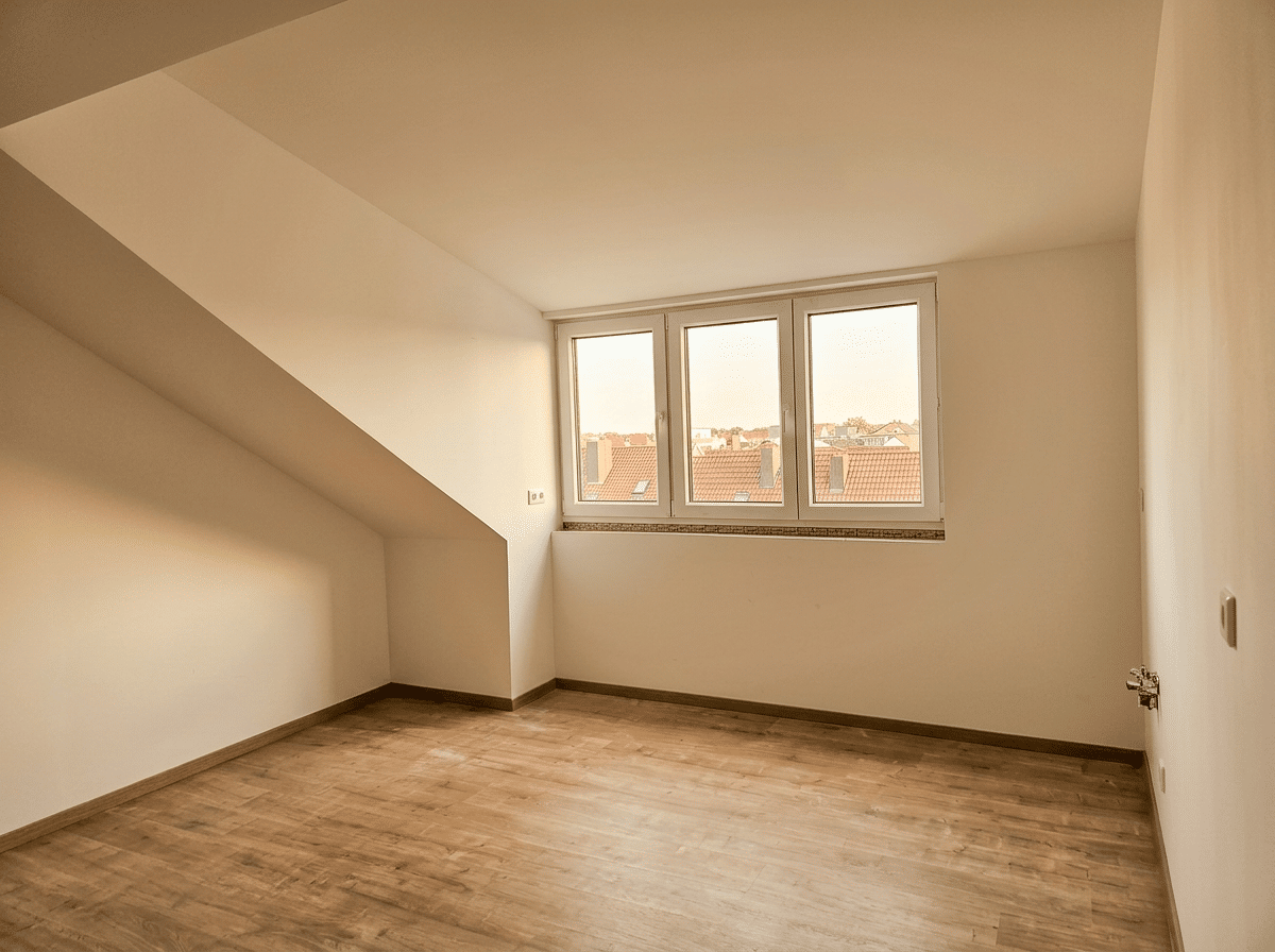 Erstbezug: Lichtdurchflutete neu erbaute Dachgeschosswohnung über dem Norden Ingolstadts – 85055 Ingolstadt – Bild 1 von 9