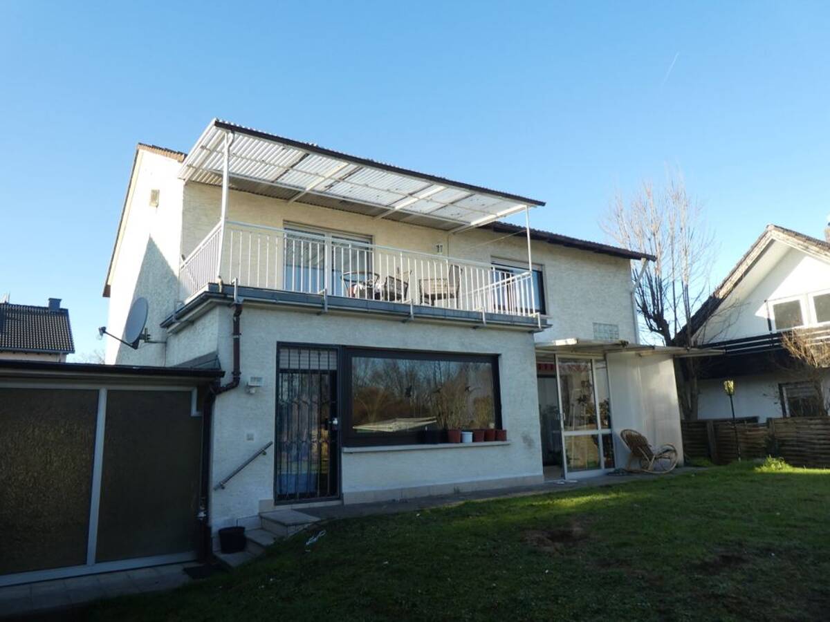 Großzügiges Mehrfamilienhaus - vielseitige Nutzungsmöglichkeiten in allen Räumlichkeiten! – 63110 Rodgau – Bild 1 von 9