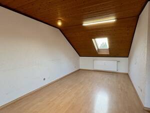 Für Eigennutzer & Kapitalanleger: Helle 3-ZKB-Dachgeschosswohnung mit Stellplatz – 67065 Ludwigshafen am Rhein – Vorschaubild 5