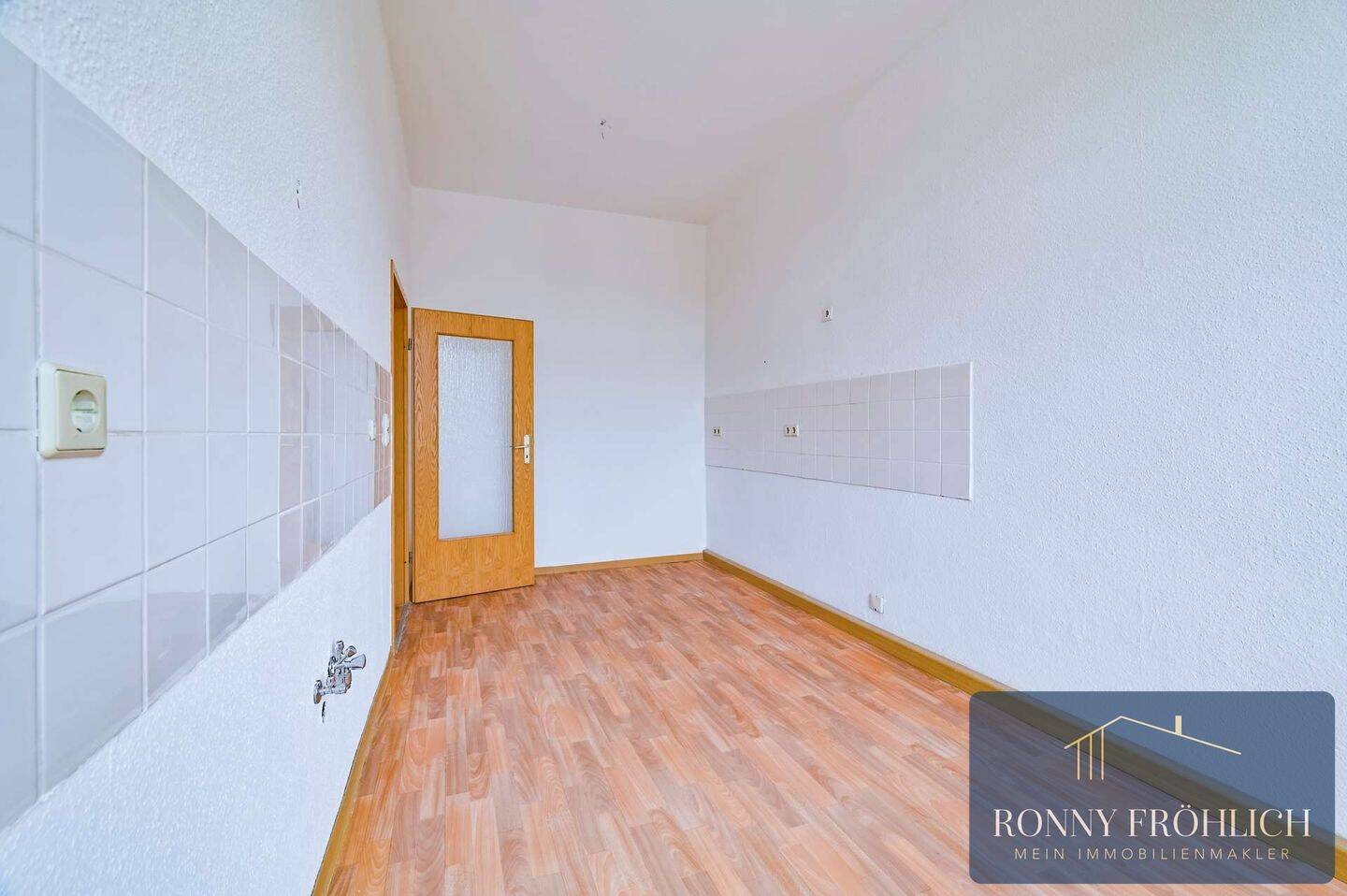 WOW! tolle, große 2-Raum-Wohnung mit neuem Badezimmer in Schlosschemnitz zu vermieten – Chemnitz – Vorschaubild 4