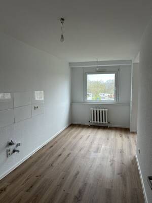 Am Mariahof - sanierte 4 Zimmer, Küche, Bad Wohnung mit Loggia! – 54296 Trier – Vorschaubild 4