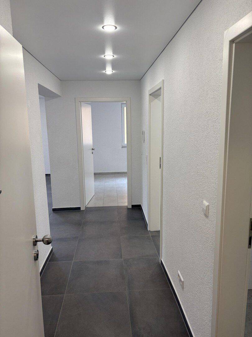Kernsaniert & Bezugsfertig: Helle 3-Zimmer-Wohnung provisionsfrei abzugeben