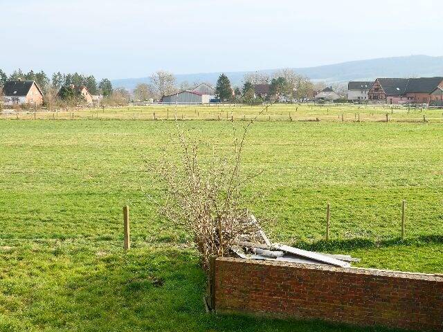 Großer gepflegter Resthof mit Scheune, wahlweise auch mit Option auf weitere gut 1000m² Grundstück! – Hessisch Oldendorf – Bild 1 von 9