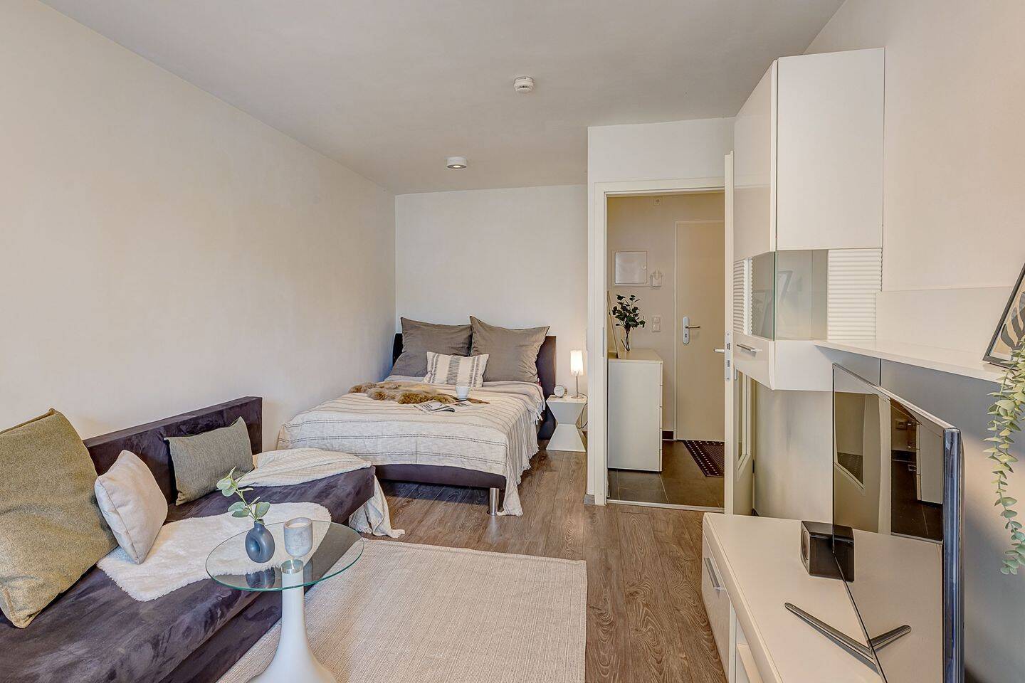 Ramersdorf: 1-Zimmer Apartment zum ruhigen begrünten Innenhof - frei – München – Vorschaubild 2