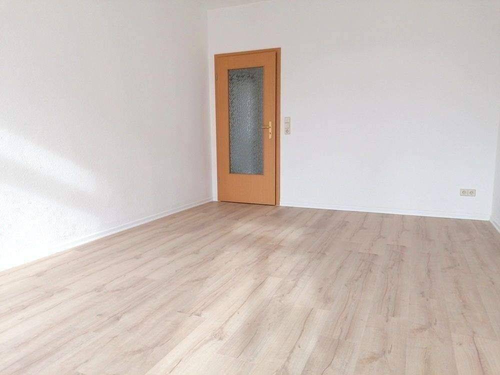 !! 3-Zimmer-Wohnung mit Fußbodenheizung, Balkon, PKW-Stellplatz in ruhiger Nebenstraße !! – Chemnitz – Vorschaubild 6