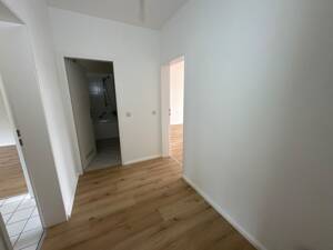 Alles NEU - DG + Aufzug + Küche mit Balkon + WG-gerecht ! – 9126 Chemnitz – Vorschaubild 3
