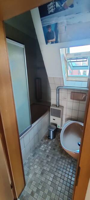 3 Zimmer Helle WG Wohnung - 1 Jahr befristet – 70186 Stuttgart – Vorschaubild 7