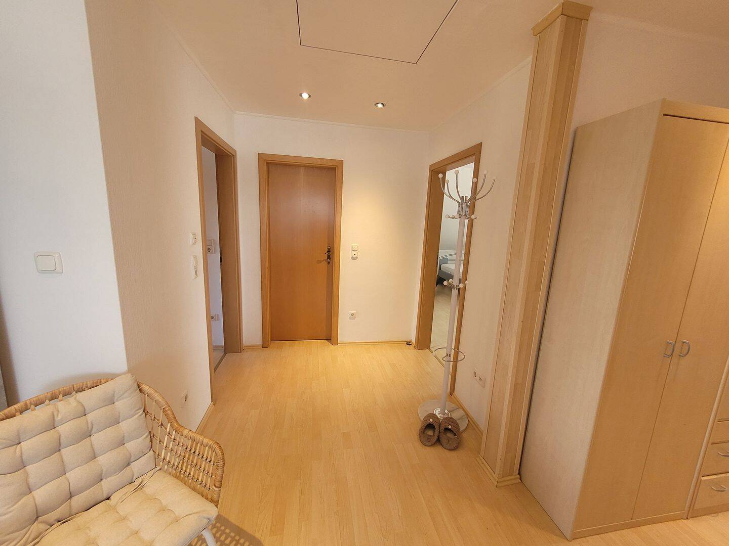 Möblierte Dachgeschosswohnung mit Balkon – 80 m² zu vermieten – Trier – Vorschaubild 5