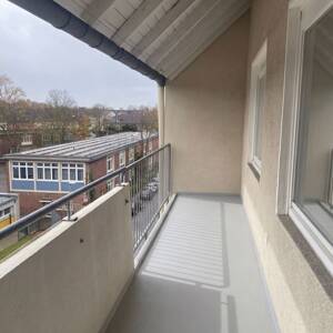 Lichtdurchflutetes 2-Zimmer-Raumwunder im 3. OG: Moderner Schnitt, Traumblick vom Balkon & separater Eingang! – 45143 Essen – Vorschaubild 9