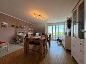 Lichtdurchflutete Maisonettewohnung mit Balkon und idealer Raumaufteilung – 79114 Freiburg im Breisgau – Vorschaubild 5