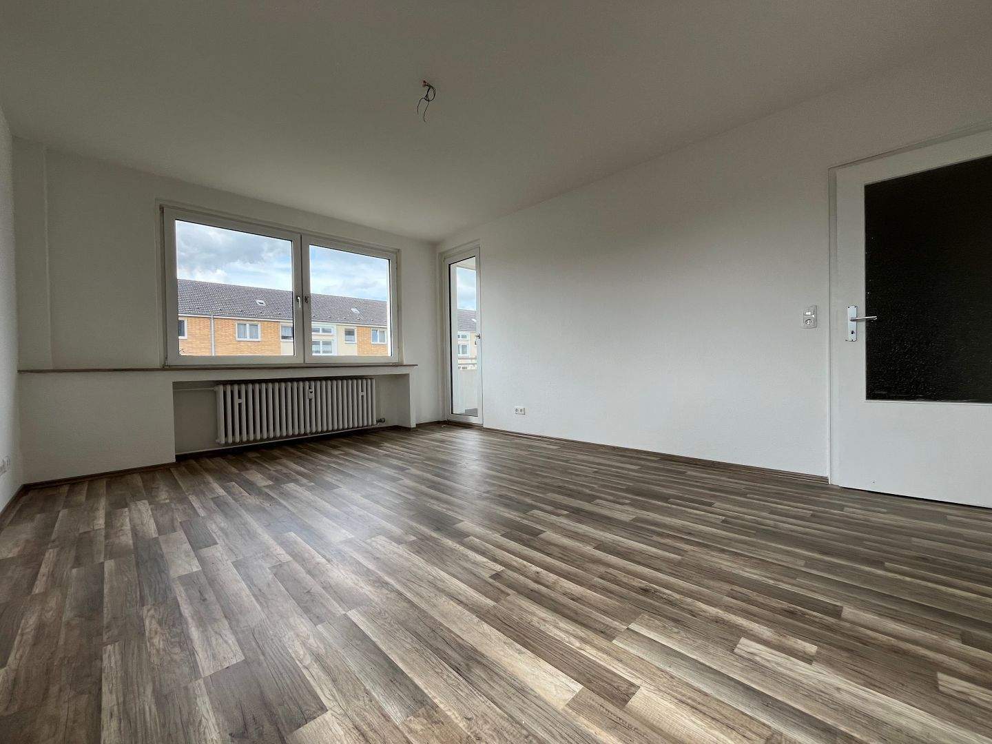 Renovierte 3-Zimmer-Eigentumswohnung in Duisburg-Vierlinden – Duisburg – Bild 1 von 8