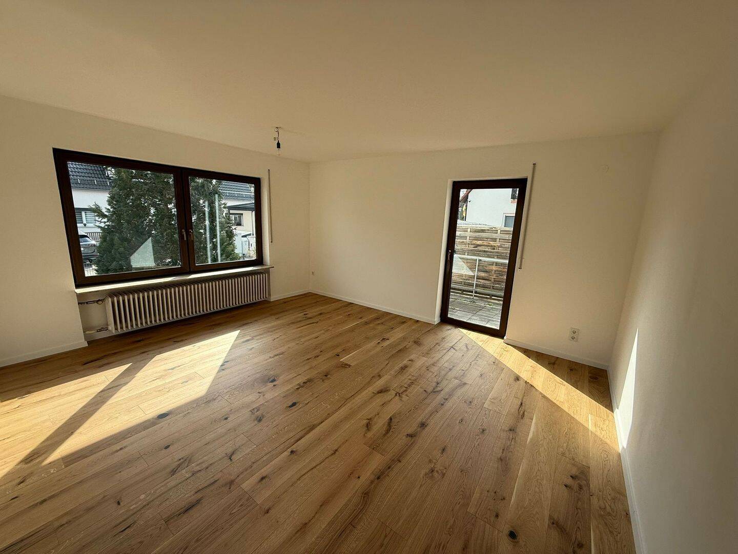 Schönes Zweifamilienhaus mit frisch sanierten Wohnungen – Schwaig bei Nürnberg – Vorschaubild 4