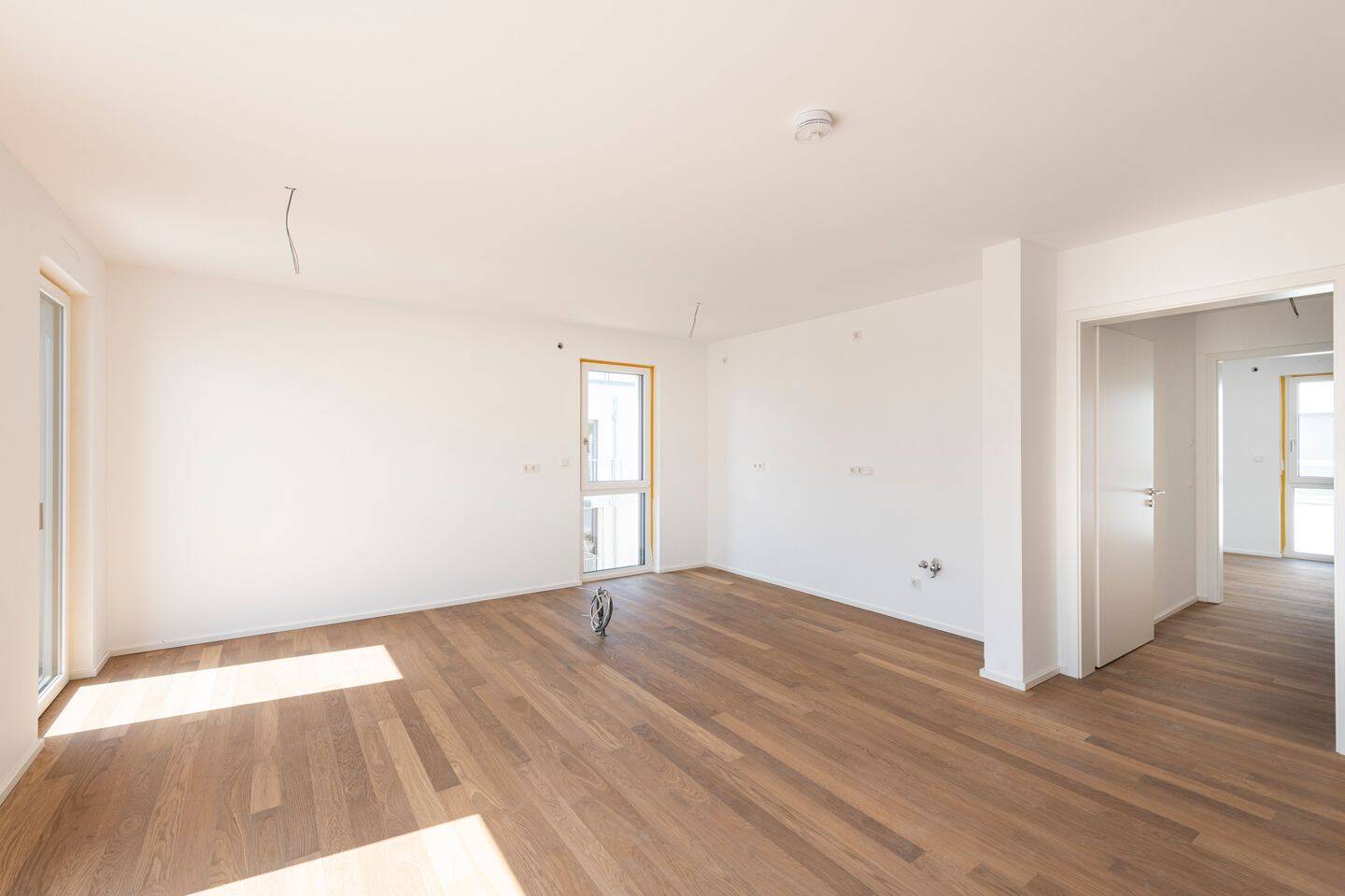 Großzügige 4-Zi.-ETW mit 2 Bädern, HWR und Balkon in Nürnberg-Boxdorf! – Nürnberg – Bild 1 von 7