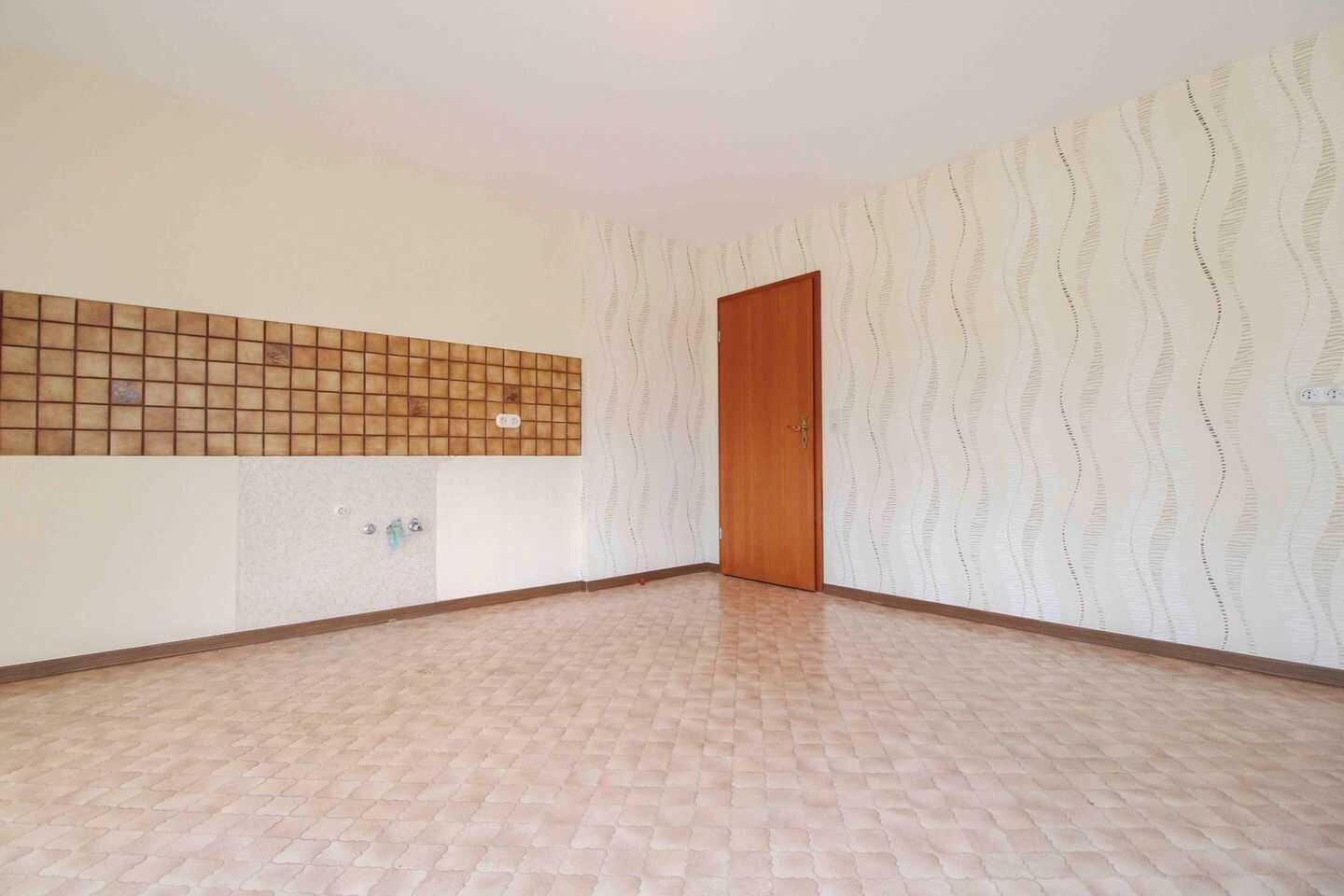 Vielseitiges Mehrgenerationenhaus auf großem Grundstück mit Scheune & Garten in Grävenwiesbach – Grävenwiesbach – Vorschaubild 8