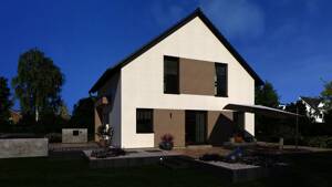 Ein wunderschönen Haus zum verlieben und wohnen ! Mit Grundstück berechnet !