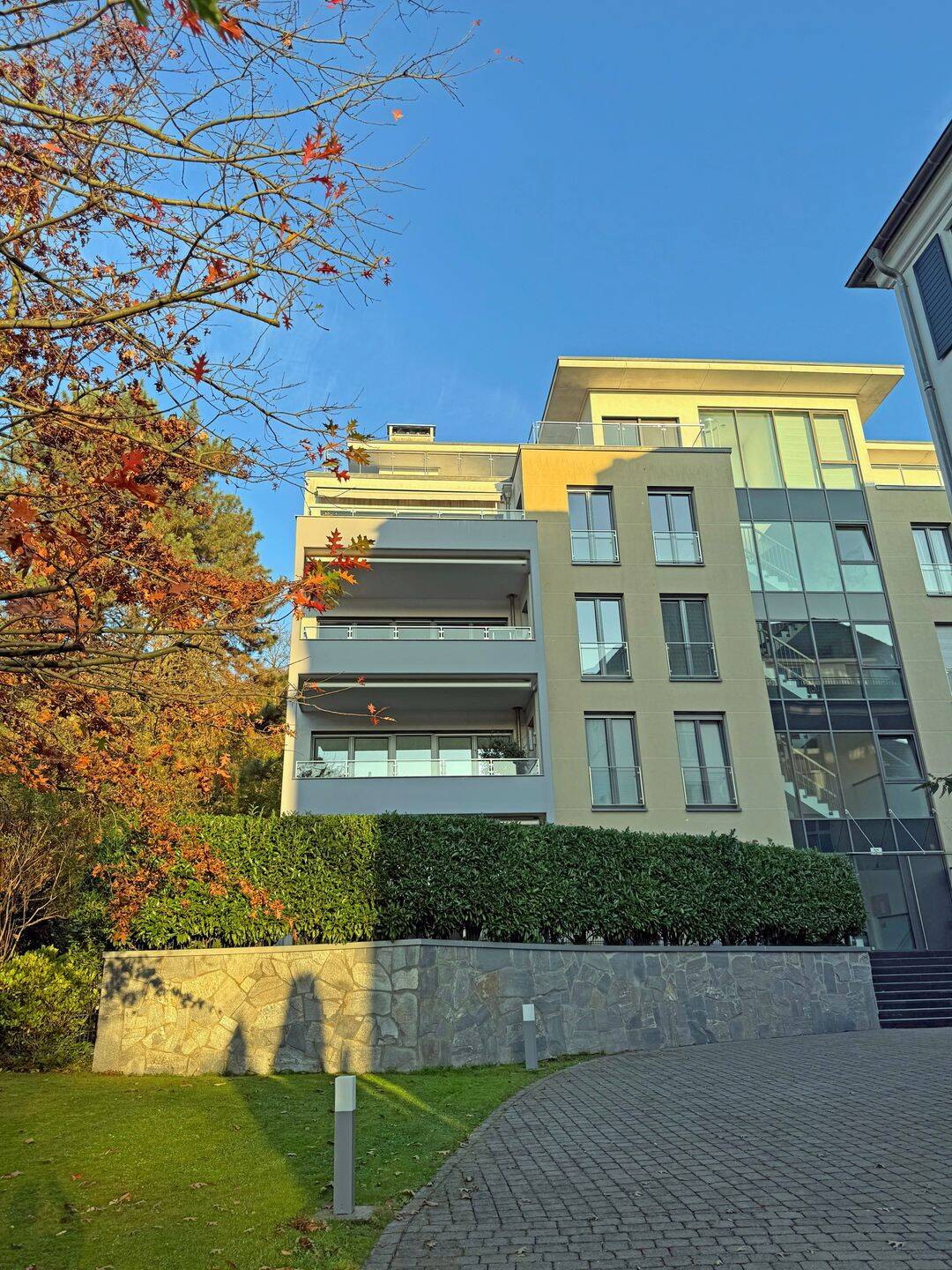 Exklusives Luxus-Designer-Penthouse in Düsseldorf (High-security safehouse with adaptable panic room and various safety features) – Düsseldorf – Vorschaubild 2