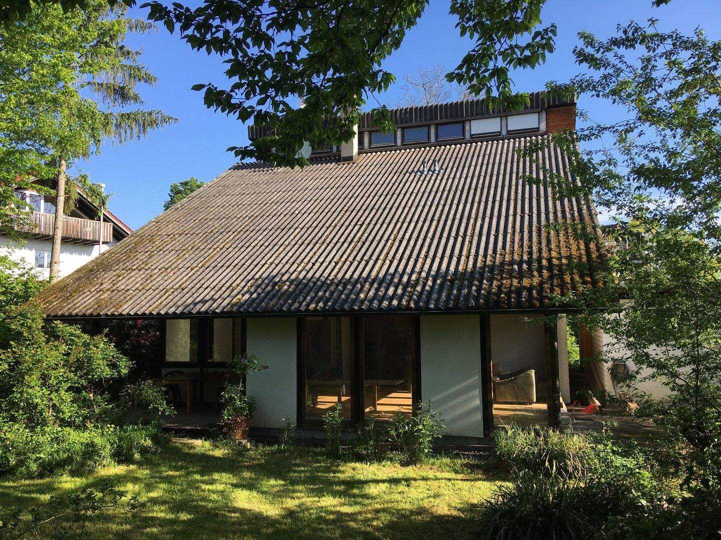Erbpacht: Architektonisches Split-Level-Haus mit 207,90 m² Wohnfläche und großem Garten – Freiburg im Breisgau – Bild 1 von 9