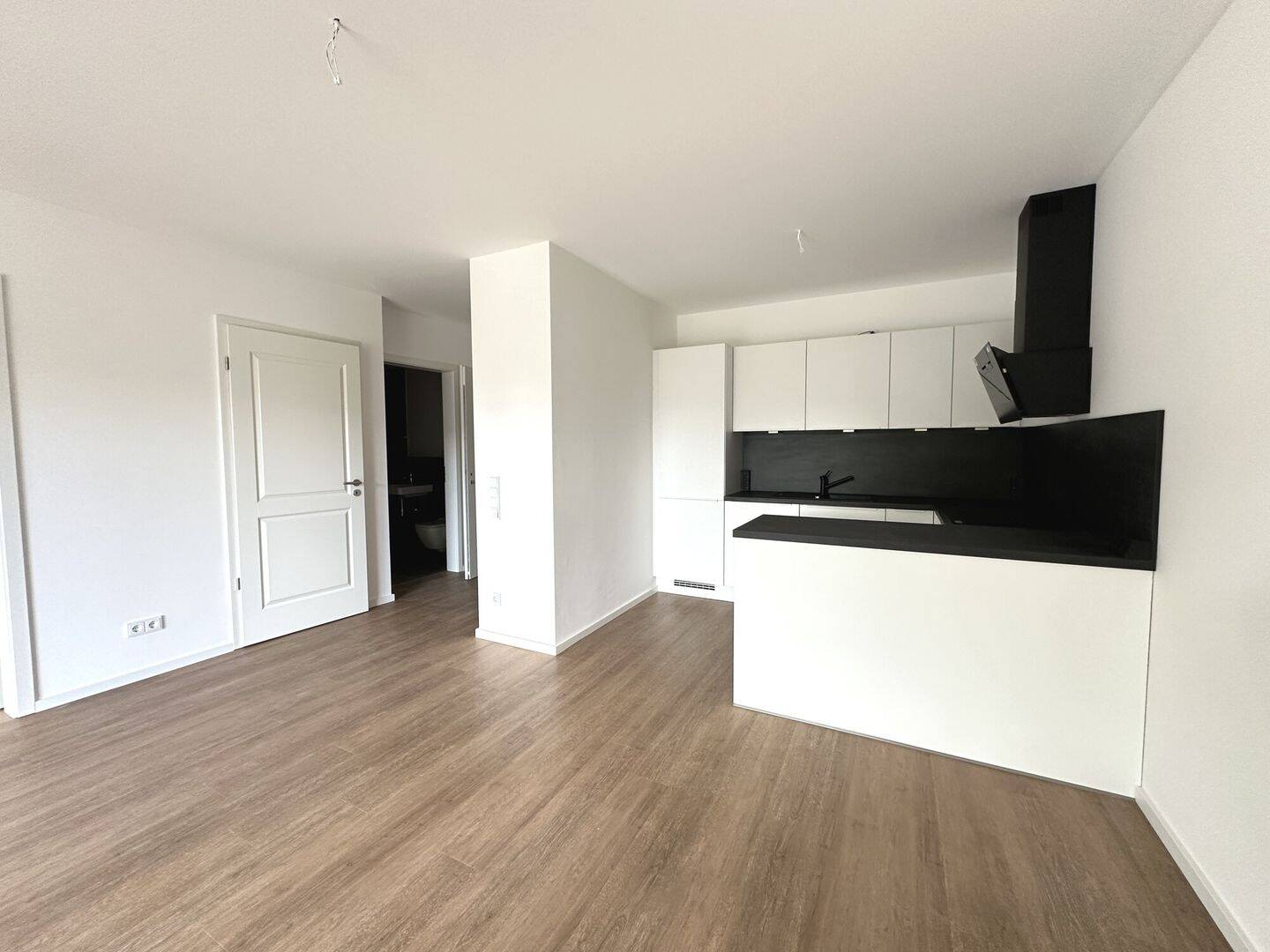Sonnige 2,5 Zimmer Wohnung mit großzügiger Bakon in Hamburg Lurup- Wentzel-Dr. – Hamburg – Vorschaubild 3