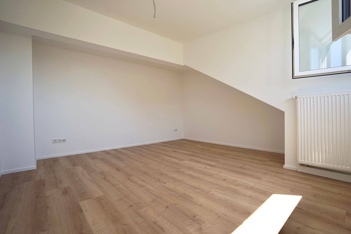 Moderne DG Whg. in Bestlage - hell, hochwertig und sofort bezugsfrei – Nürnberg – Vorschaubild 3