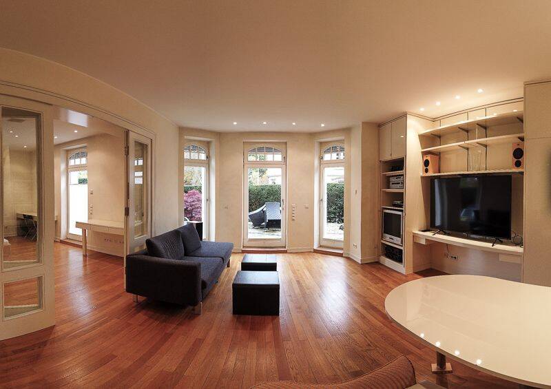 Sehr schicke 2 ZKB Terrasse Wohnung am Park