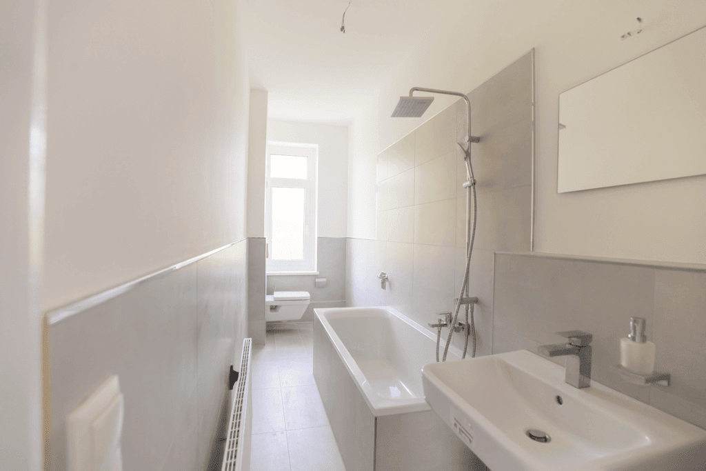 **In Renovierung!** Inklusive Balkon & moderner Einbauküche! – Leipzig – Vorschaubild 4