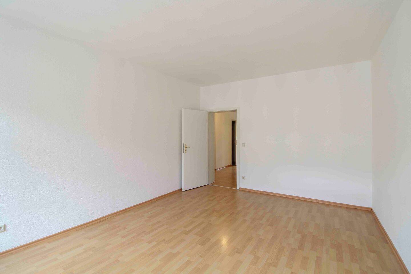Tolle 2 Zimmer Wohnung + zentrumsnah + neu renoviert – Chemnitz – Vorschaubild 4