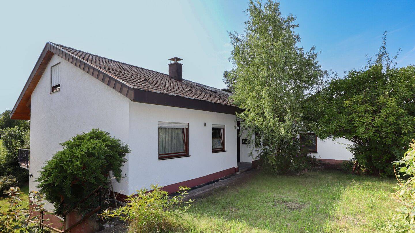 RESERVIERT - Einfamilienhaus mit Einliegerwohnung - ideal für Kapitalanleger & Handwerker – Pliezhausen – Vorschaubild 2