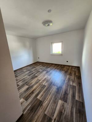 Schöne Dachgeschosswohnung mit Balkon und Garage – 34311 Naumburg – Vorschaubild 7
