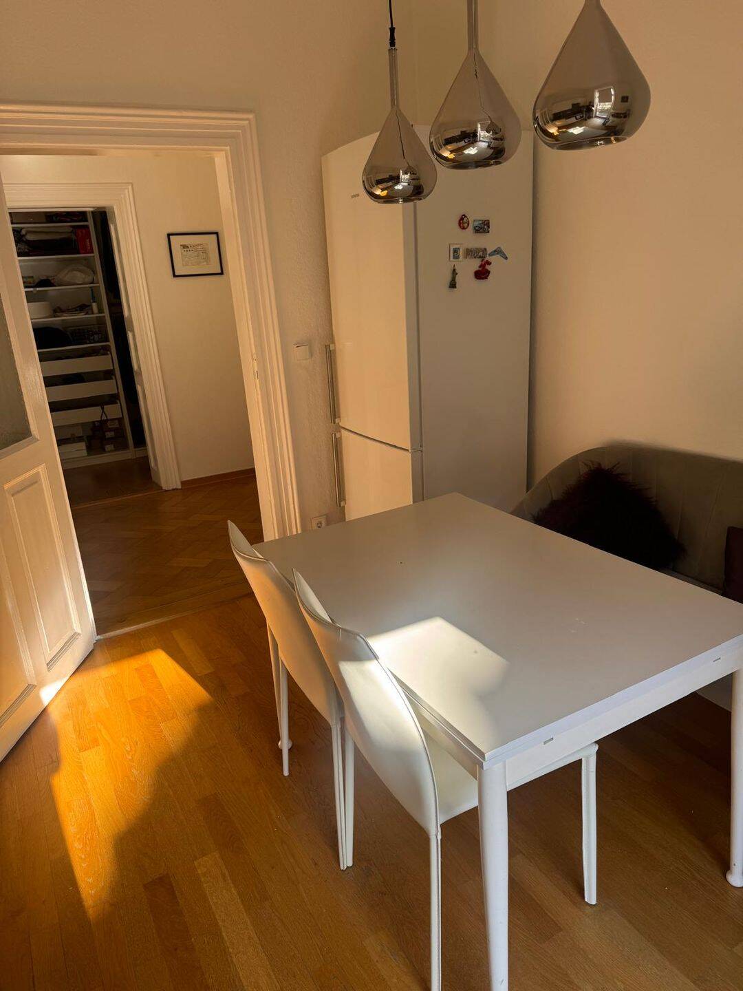 Altbauwohnung möbliert im Herzen von Schwabing (2,5 Zimmer) – München – Vorschaubild 6