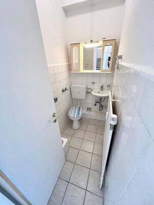 Großzügige 1-Zimmer-Wohnung Saniert mit schönem Ausblick, Aufzug, Stellplatz – 24103 Kiel – Vorschaubild 7