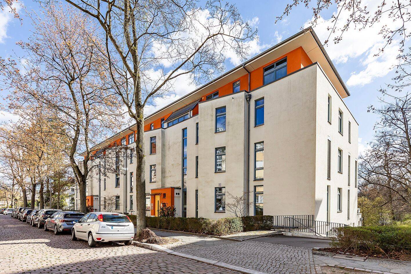 Vermietete Erdgeschosswohnung mit Terrasse am Hohenzollerndamm – Berlin – Vorschaubild 2
