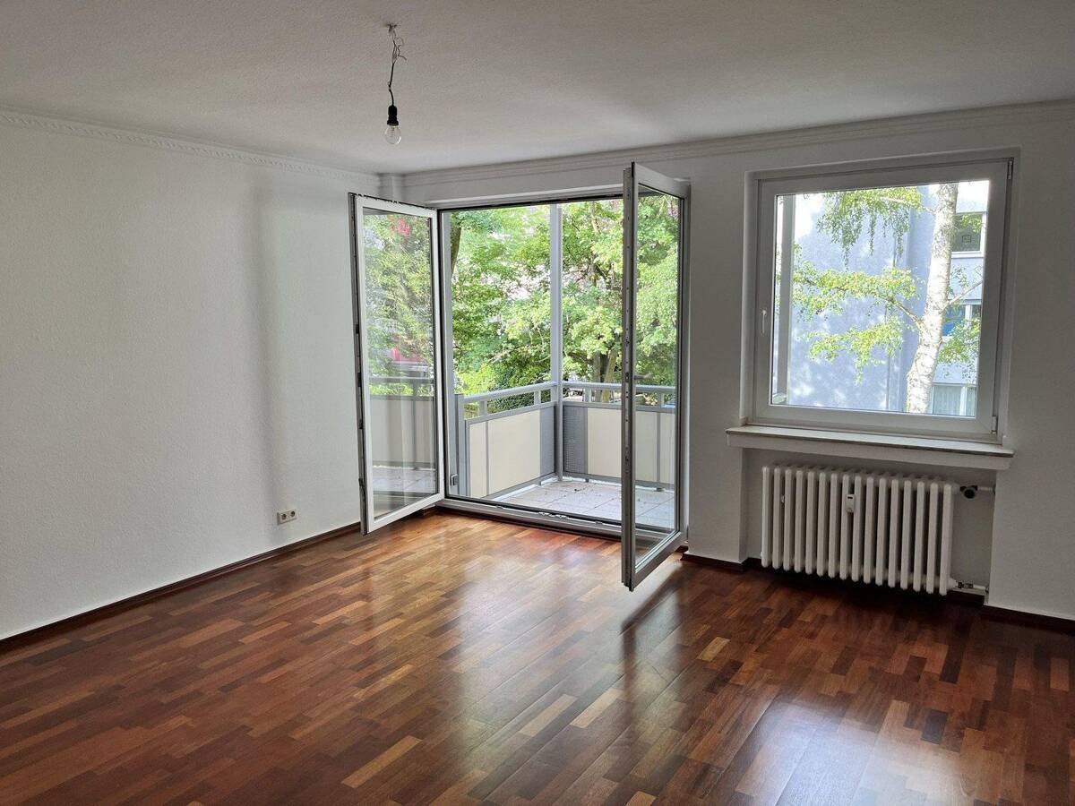 Top renovierte 2 Zi.-Wohnung mit Balkon, PKW Stellplatz-sofort bezugsbereit – 53177 Bonn – Bild 1 von 9