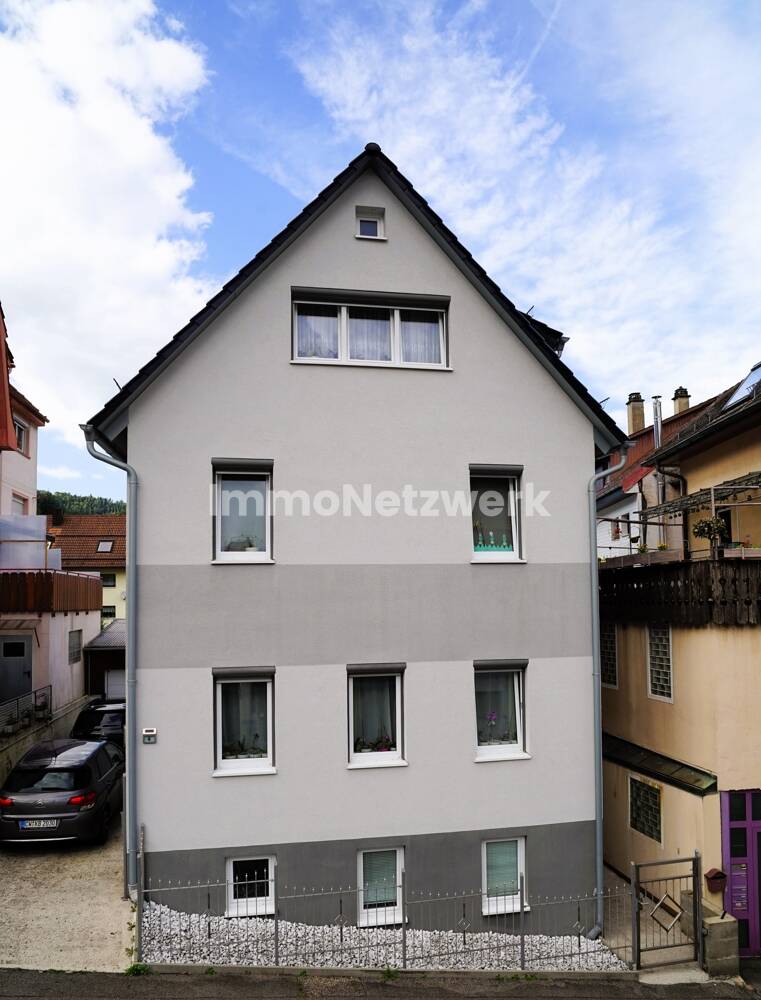 Bad Wildbad: Behaglich, bestsaniert, bezugsfertig! Sympathisches Einfamilienhaus in bester Lage. – Bad Wildbad – Vorschaubild 3