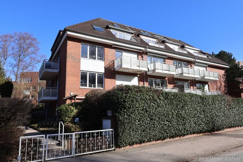 2-Zimmer-Wohnung mit Balkon und Tiefgaragenstellplatz in Hamburg-Rissen