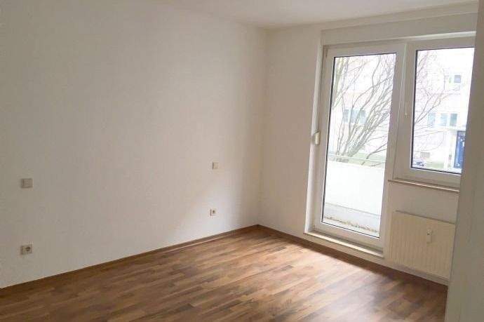 2-Raum-Wohnung mit Fahrstuhl, Balkon sofort bezugsfertig – Chemnitz – Vorschaubild 4