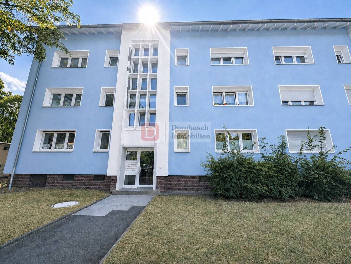 Top!! Sehr Gepflegte 2-Zimmer-Wohnung mit Balkon und Einbauküche – 65933 Frankfurt am Main – Bild 1 von 3