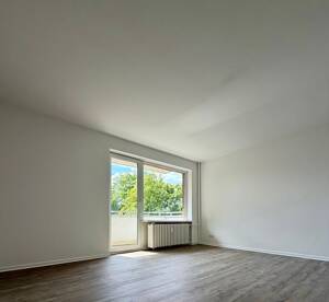 Renovierte 2 Zimmer Wohnung mit neuem Bad und Balkon! – 22111 Hamburg – Vorschaubild 5