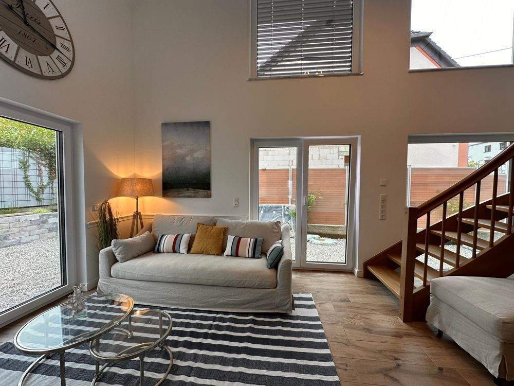 NEUBAU Helle und luftdurchflutete Maisonette Wohnung mit Terrasse – Saarbrücken – Vorschaubild 2