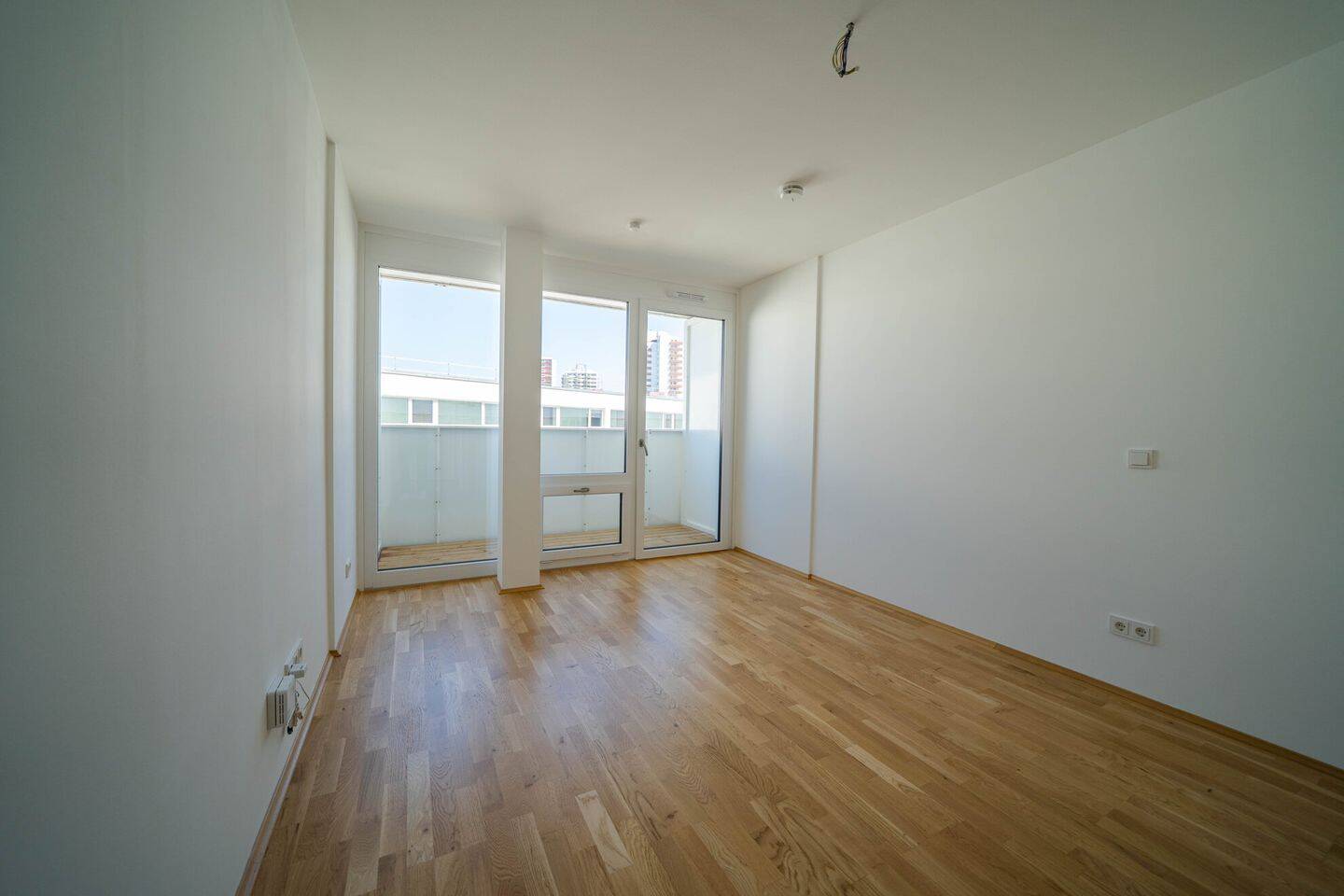 Modern ausgestattetes Apartment mit Balkon – Regensburg – Vorschaubild 2