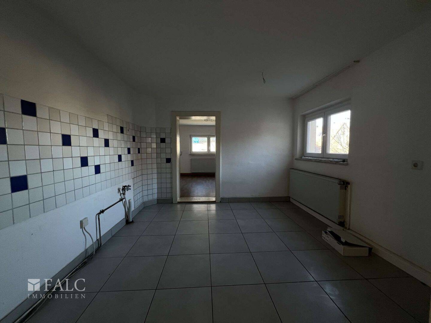 Großes Einfamilienhaus mit 634 m² Grundstück, Garage und viel Potenzial – Nürnberg – Vorschaubild 7