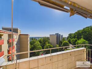 ***RESERVIERT*** Über den Dächern des Eschbergs - großzügige 3-Zimmer-Wohnung mit Weitblick & Einbauküche – 66121 Saarbrücken – Vorschaubild 2