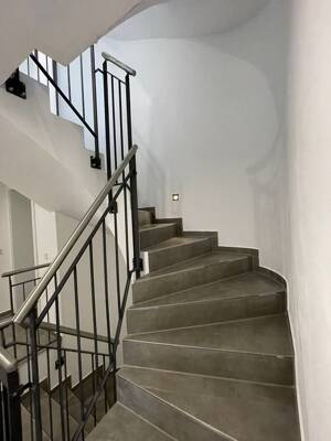 Lichtdurchflutete Dachwohnung mit Balkon in absolut ruhiger Lage – 80935 München – Vorschaubild 5