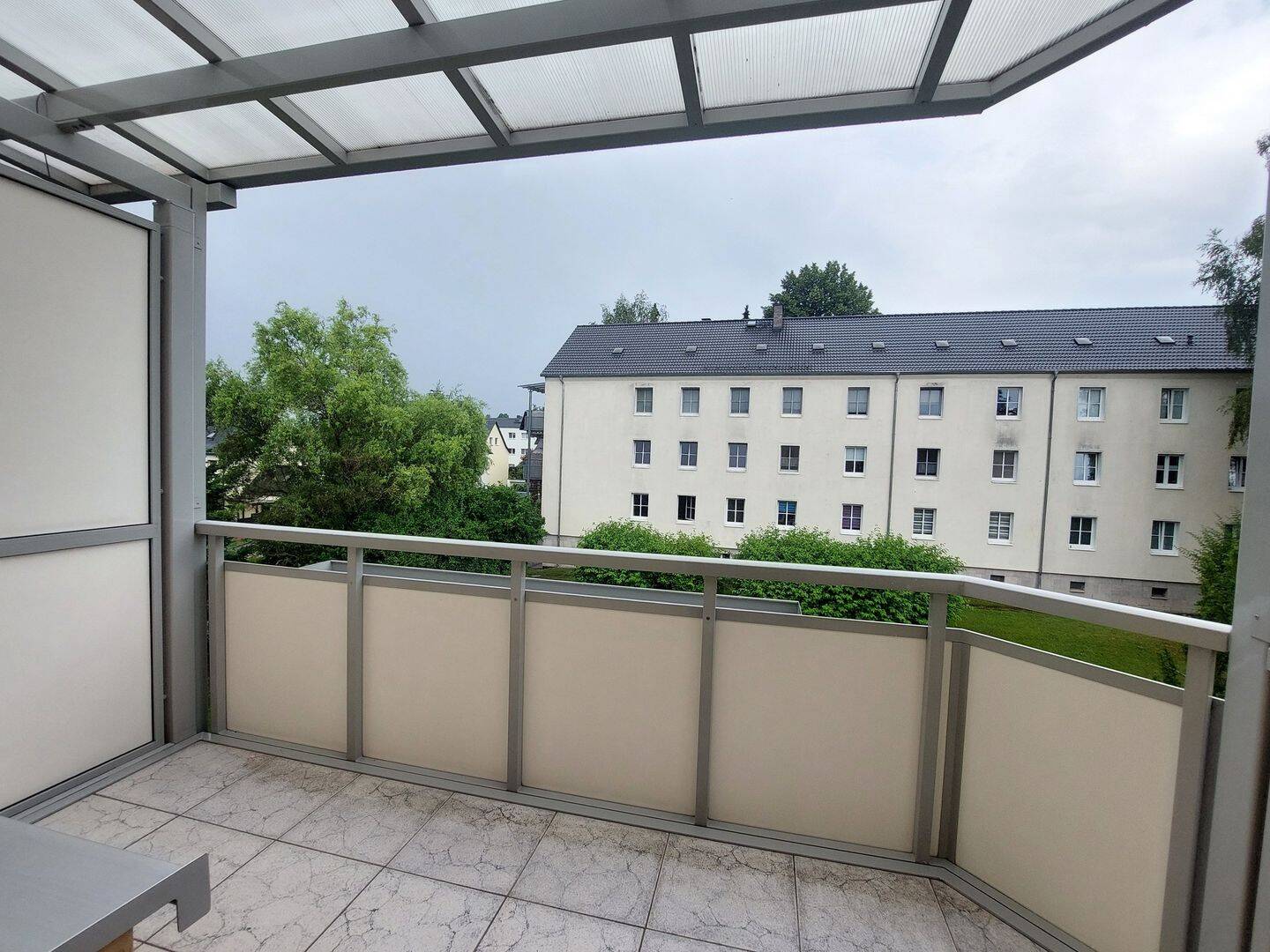 3-Raumwohnung mit Balkon und Wanne – Chemnitz – Vorschaubild 2