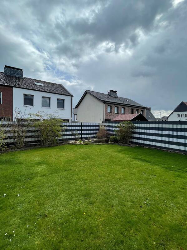 Haus in 47445 Moers mit 96,36 m² kaufen