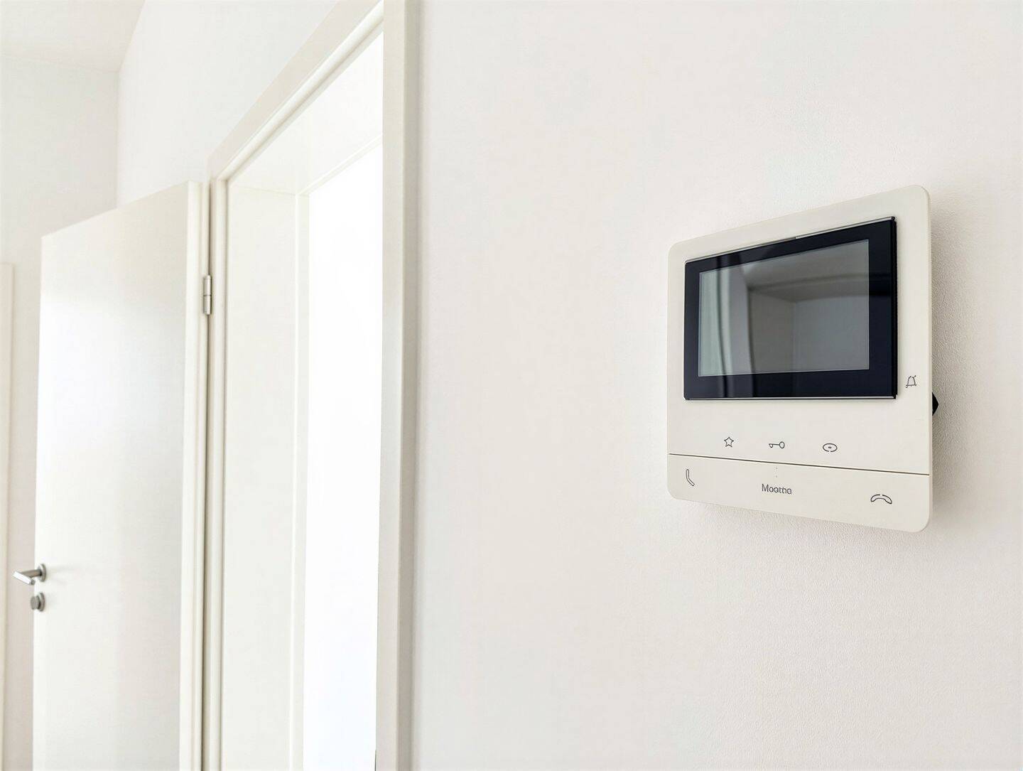 Altbauwohnung mit Stil - hochwertige Einbauküche & Aufzug! – Magdeburg – Vorschaubild 9